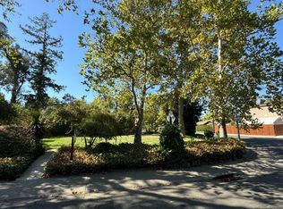 3241 Cabriolet Ct, Carmichael, CA 95608