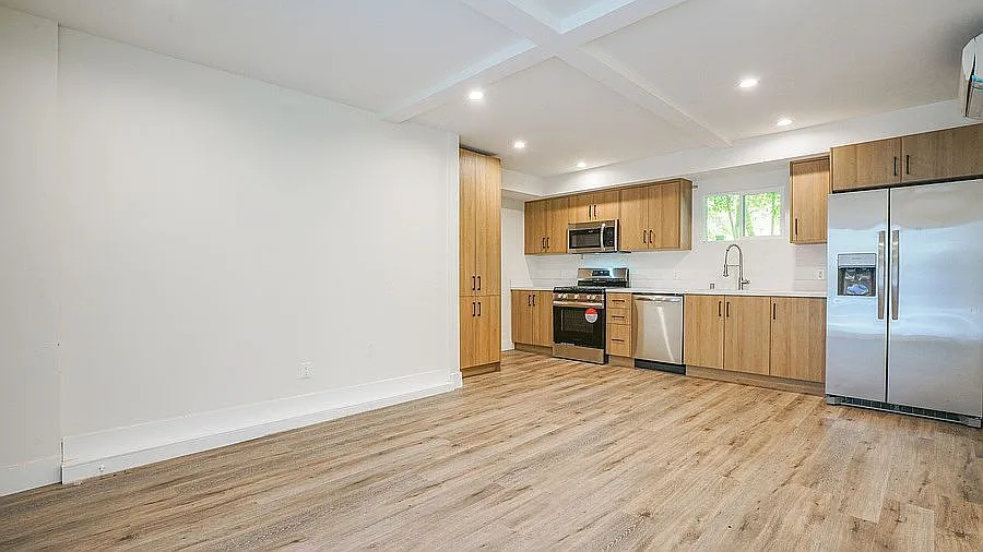 2 bed, 2.0 bath, 900 sqft, $2,900 — Photo 3