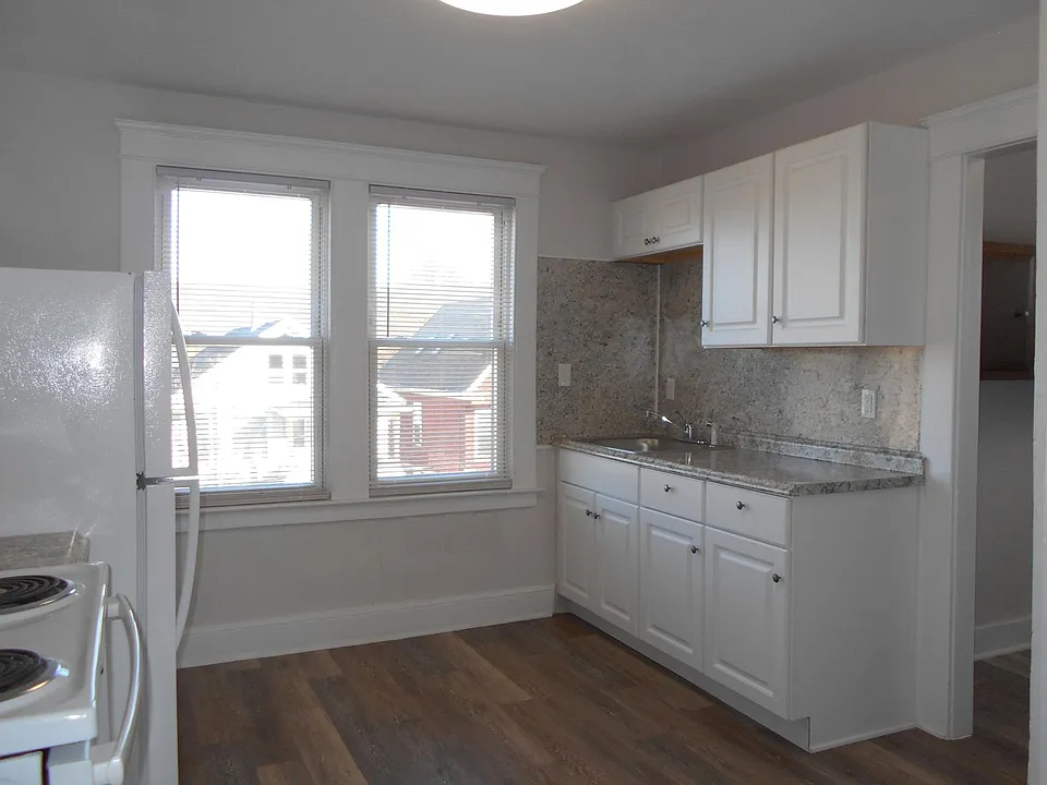 53 Anthony St #3