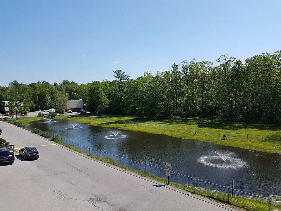 2nd image of 4676/1B3 Albany Post Rd