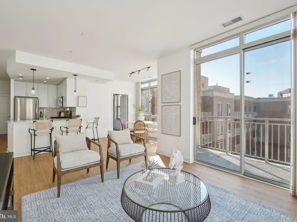 820 N Pollard St APT 914, Arlington, VA 22203