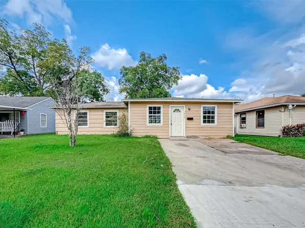 7946 Jutland Rd, Houston, TX 77033