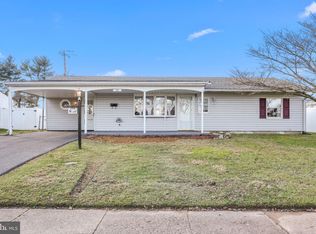 168 Willow Dr, Levittown, PA 19054