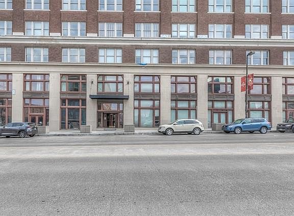 3rd image of 2107 Grand Blvd APT 1106
