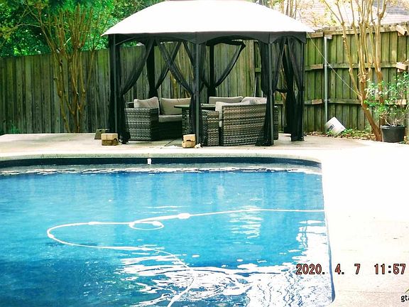 2nd image of 2824 Shenandoah Dr
