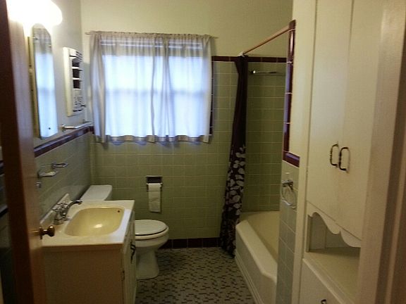 5th image of 710 Holland Ave