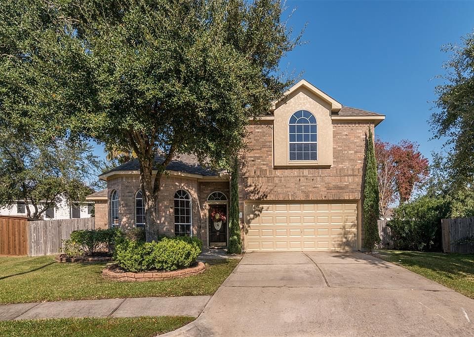 1st image of 203 Lark Hollow Ln