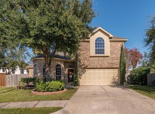 203 Lark Hollow Ln, League City, TX 77573