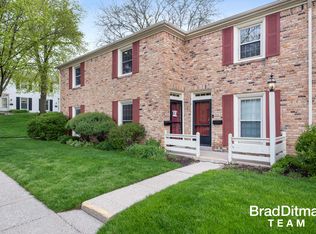 2436 Abbington Dr SE, Grand Rapids, MI 49506