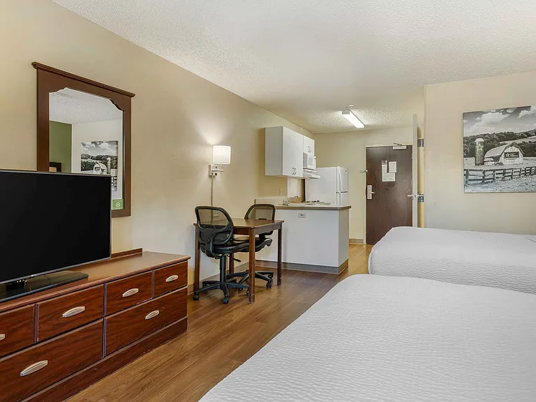 Studio Suite - 2 Full Beds