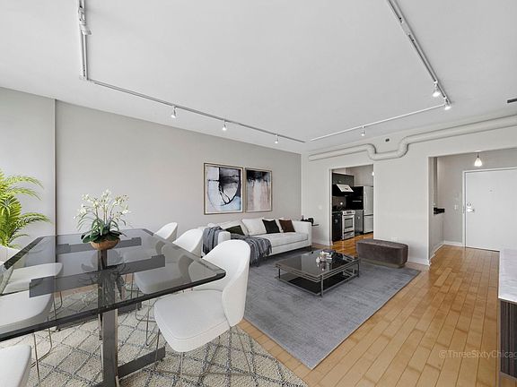4th image of 8 E Randolph St Unit 3106