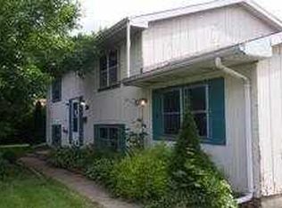 318 S Hugh St, Plano, IL 60545
