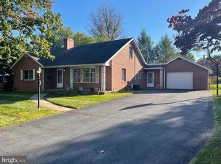 952 E McKinley St, Chambersburg, PA