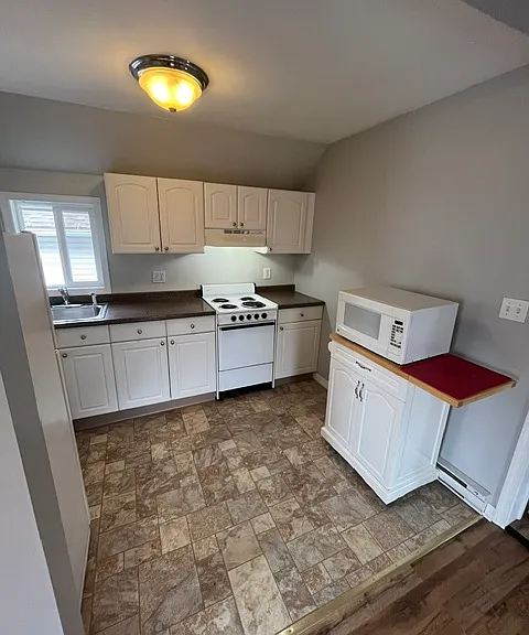 827 Lincoln St #2 — Photo 11