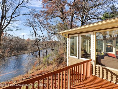 1037 W Main St, Grand Ledge, MI, 48837