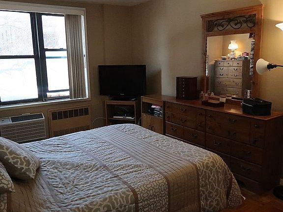4th image of 41-31 51st St #2J