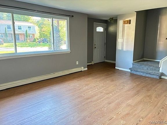 3rd image of 838 Beach Rd