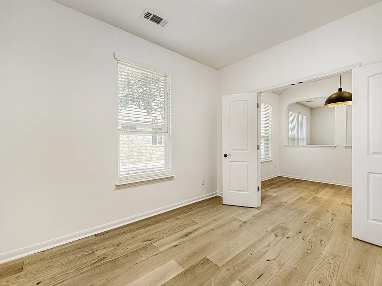 5013 Pyrenees Pass — Photo 11