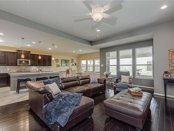 2nd image of 1154 Berrydale Dr