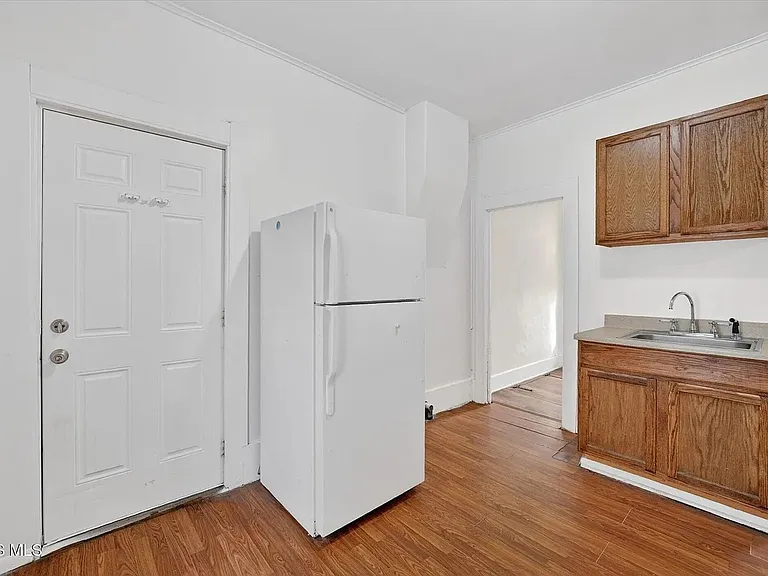 2938 Chase St — Photo 8