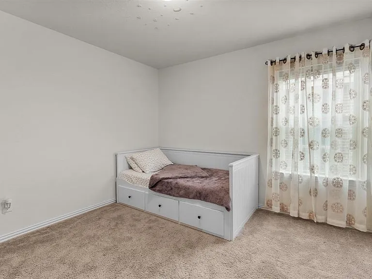 671 Farmstead Dr — Photo 11