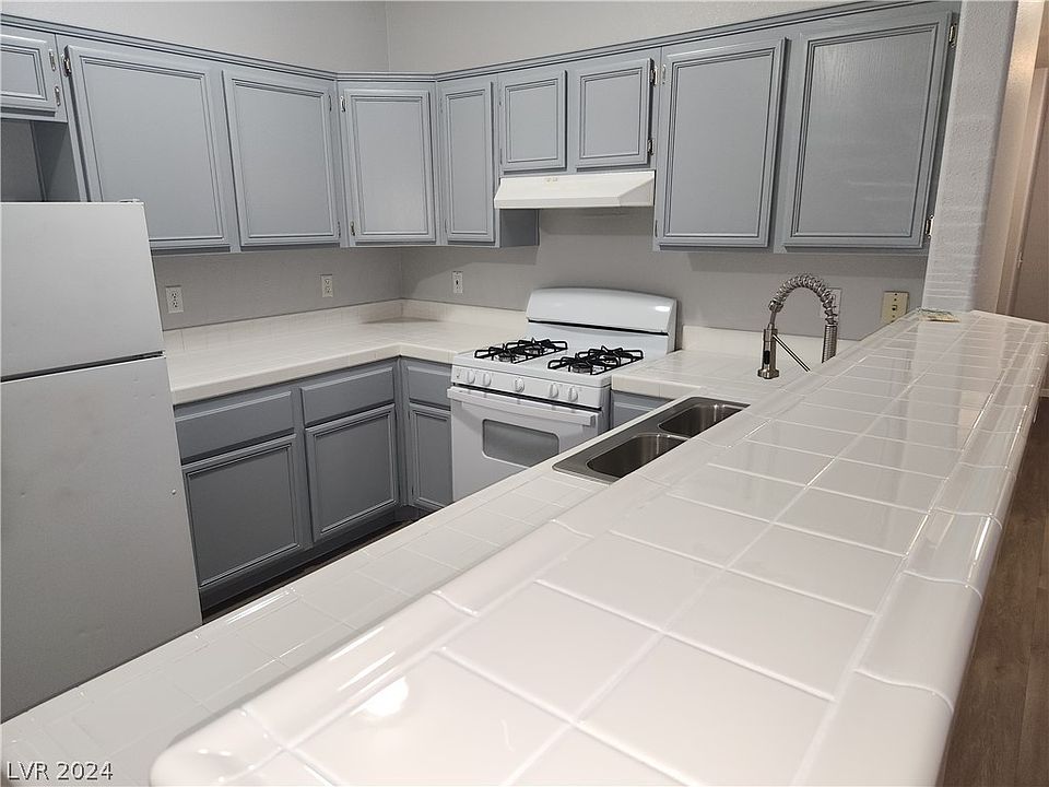 1st image of 2110 Los Feliz St Unit 1085