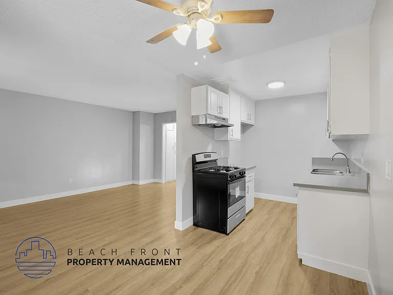 1545 Pine Ave — Photo 6
