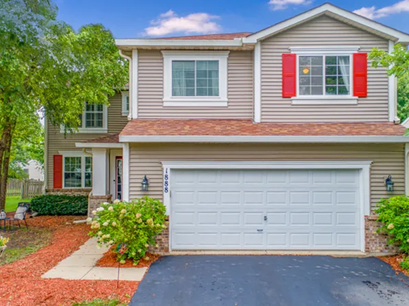 1888 Blossom Ridge Dr, Bolingbrook, IL 60490