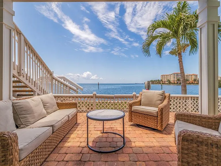 5266 Beach Dr SE #B — Photo 14