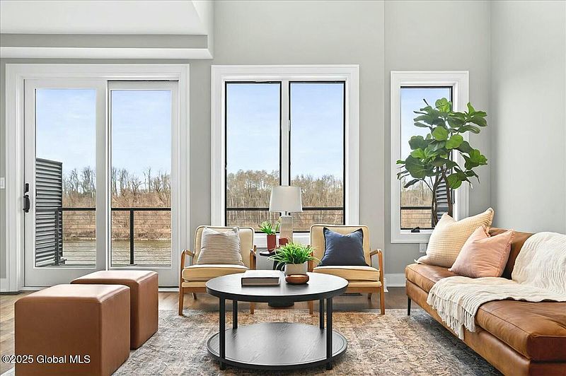 5th image of 309 Harborside Drive