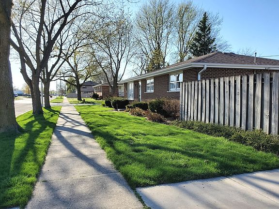 2nd image of 10037 Melvina Ave