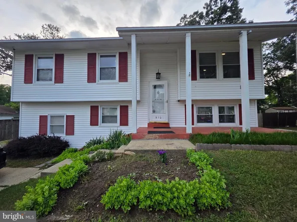 910 McIver Dr, Waldorf, MD 20602