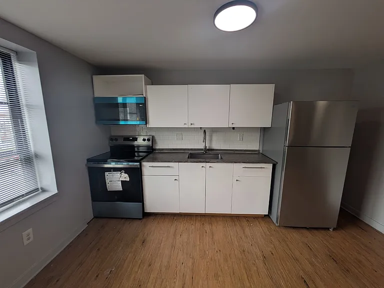 60 Coleman St #3H — Photo 1