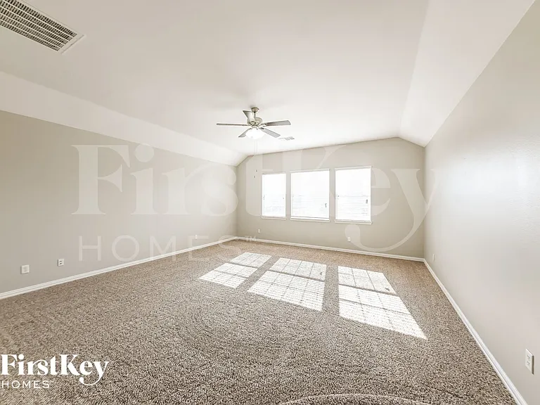 3108 Silver Creek Dr — Photo 13