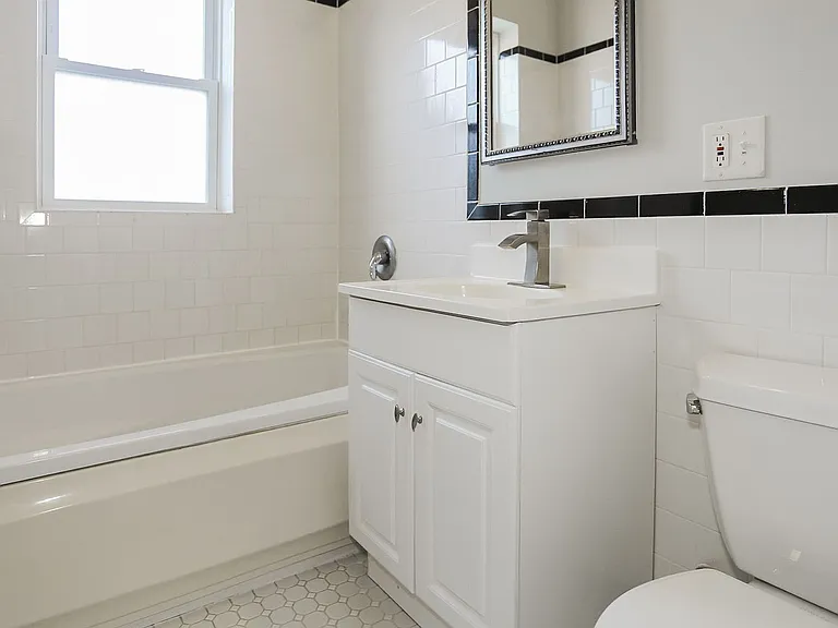 4808 N Paulina St — Photo 23