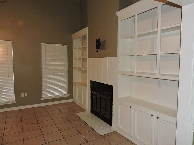 5138 Stumberg Ln — Photo 6