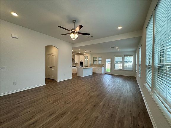 5th image of 1208 Jasmine View Ln