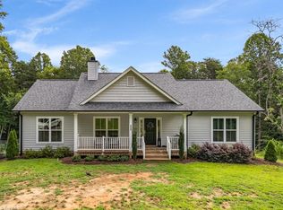 826 Country Ln, Pelham, NC 27311