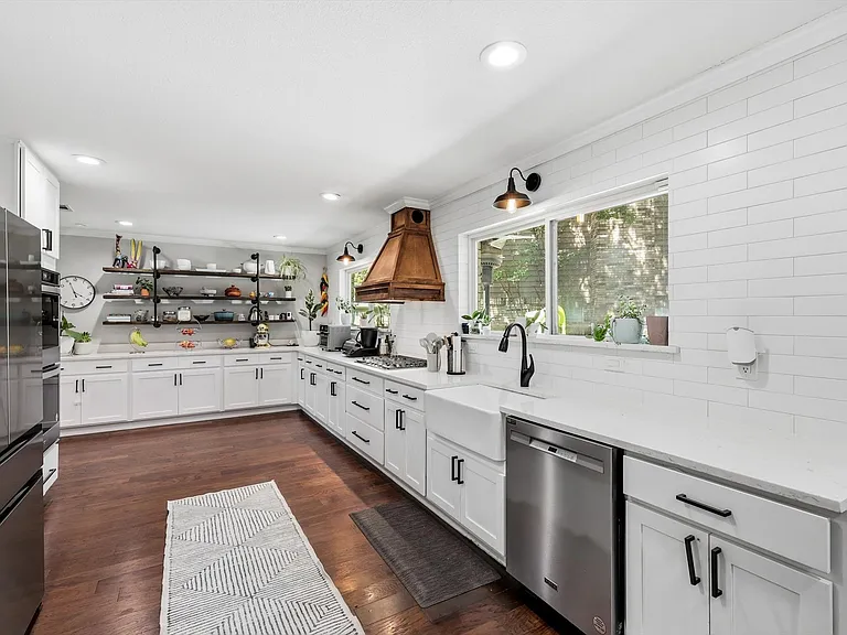 1641 Fuqua Dr — Photo 3