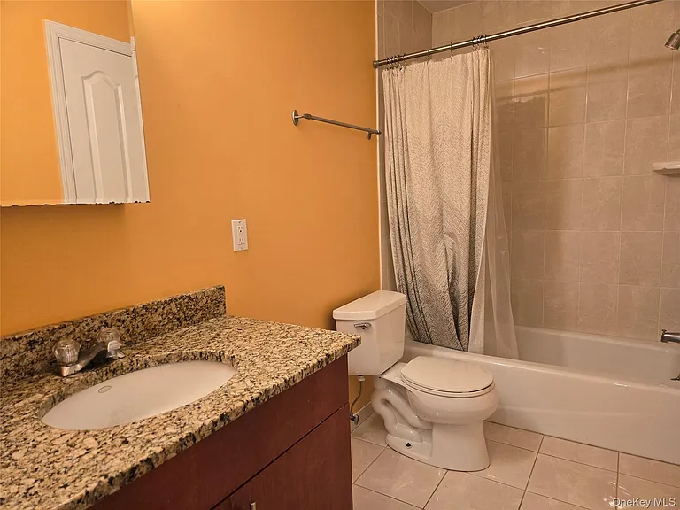 269 E Broadway #24 — Photo 12