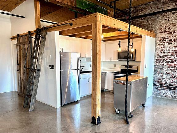5th image of 172 Middle St APT 311