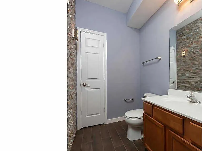 1676 Laura Ln — Photo 16