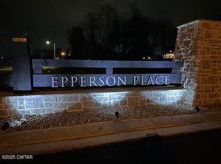 12 Creekbend Cv, Jackson, TN 38305