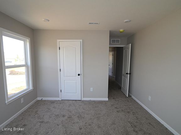 5th image of 105 Broken Arrow Ct