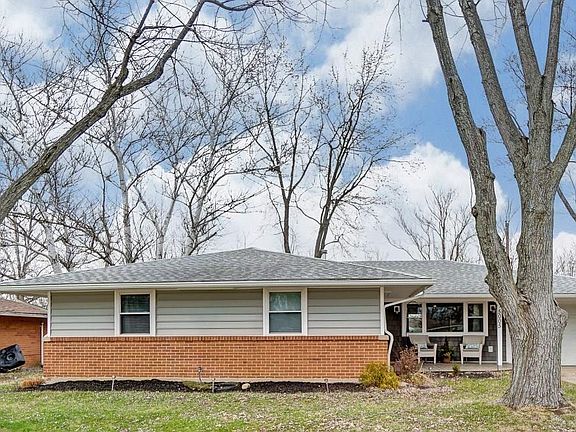 3rd image of 5005 Tewkesbury Dr