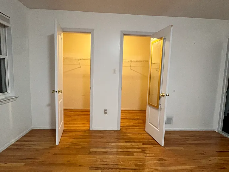 Erika Loop — Photo 8