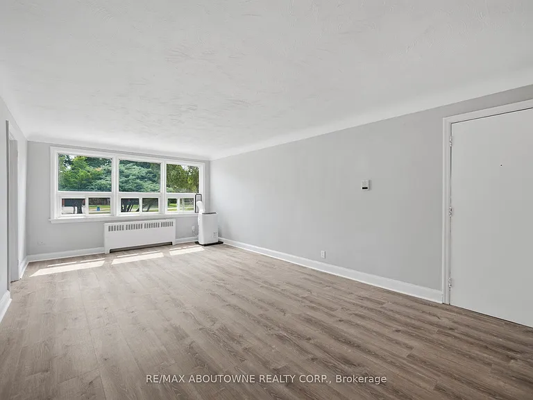 1037 Churchill Ave #1 — Photo 9
