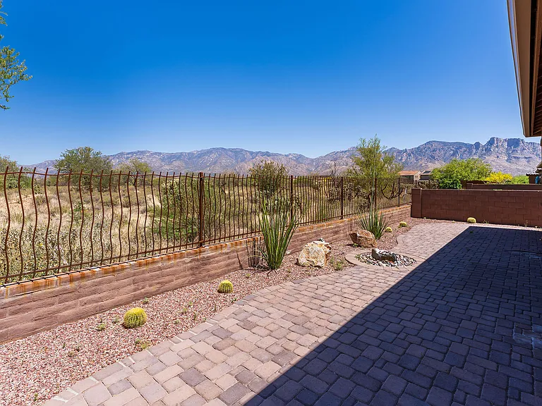 13036 N Spinystar Dr — Photo 35