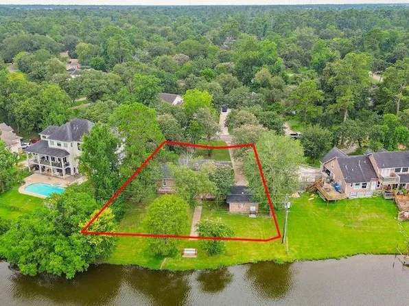 607 Brook Hollow Dr, Conroe, TX 77385