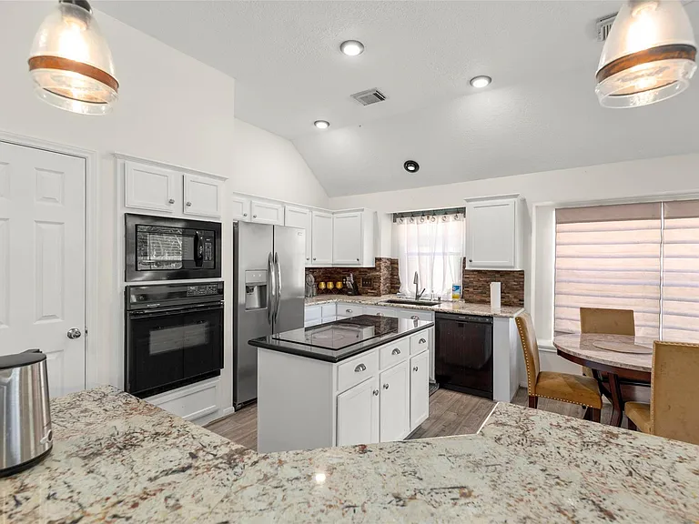 723 Avery Dr — Photo 12
